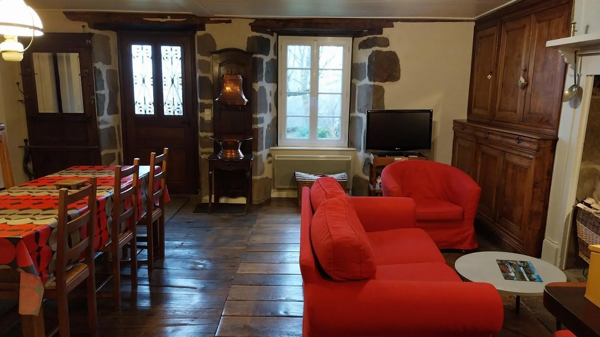 Gîte du Bosquet Pays de Salers Cantal Sainte-Eulalie  Hébergement de vacances Sainte-Eulalie (Auvergne)