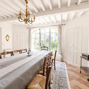 https://maison-de-maitre-230m-en-plein-coeur-du-village.fr-provencehotel.com