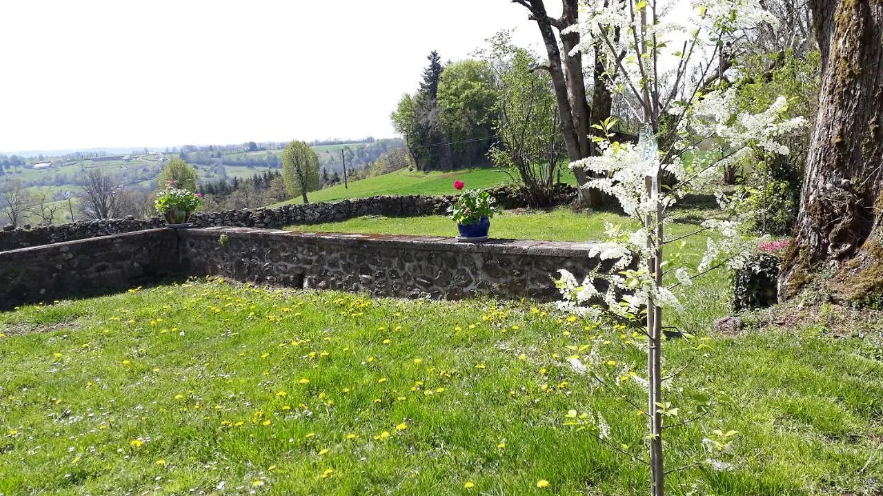 Gite Du Bosquet Pays De Salers Cantal Sainte-Eulalie  0*, Sainte-Eulalie (Auvergne) France