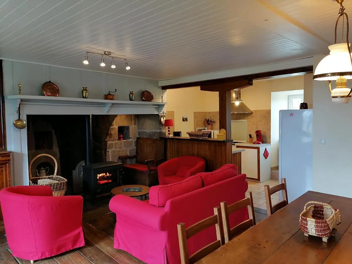 Holiday home Gite Du Bosquet Pays De Salers Cantal Sainte-Eulalie